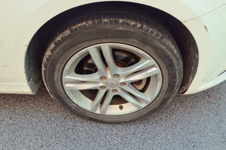 Used Bestune B30 2016 1.6L manual luxury version Right Front Wheel Hub