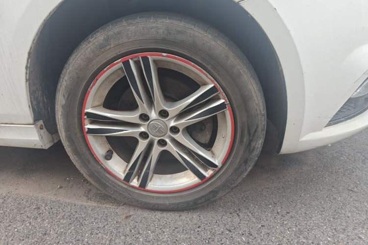 Used Bestune B30 2016 1.6L manual luxury version Right Front Wheel Hub