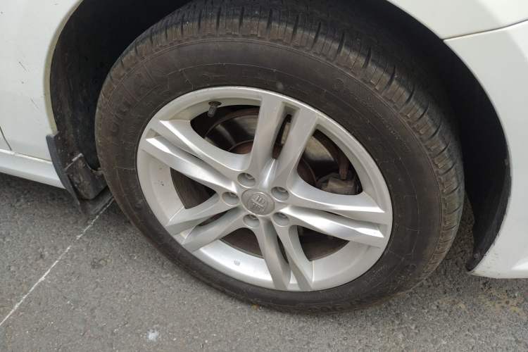Used Bestune B30 2016 1.6L manual luxury version Right Front Wheel Hub