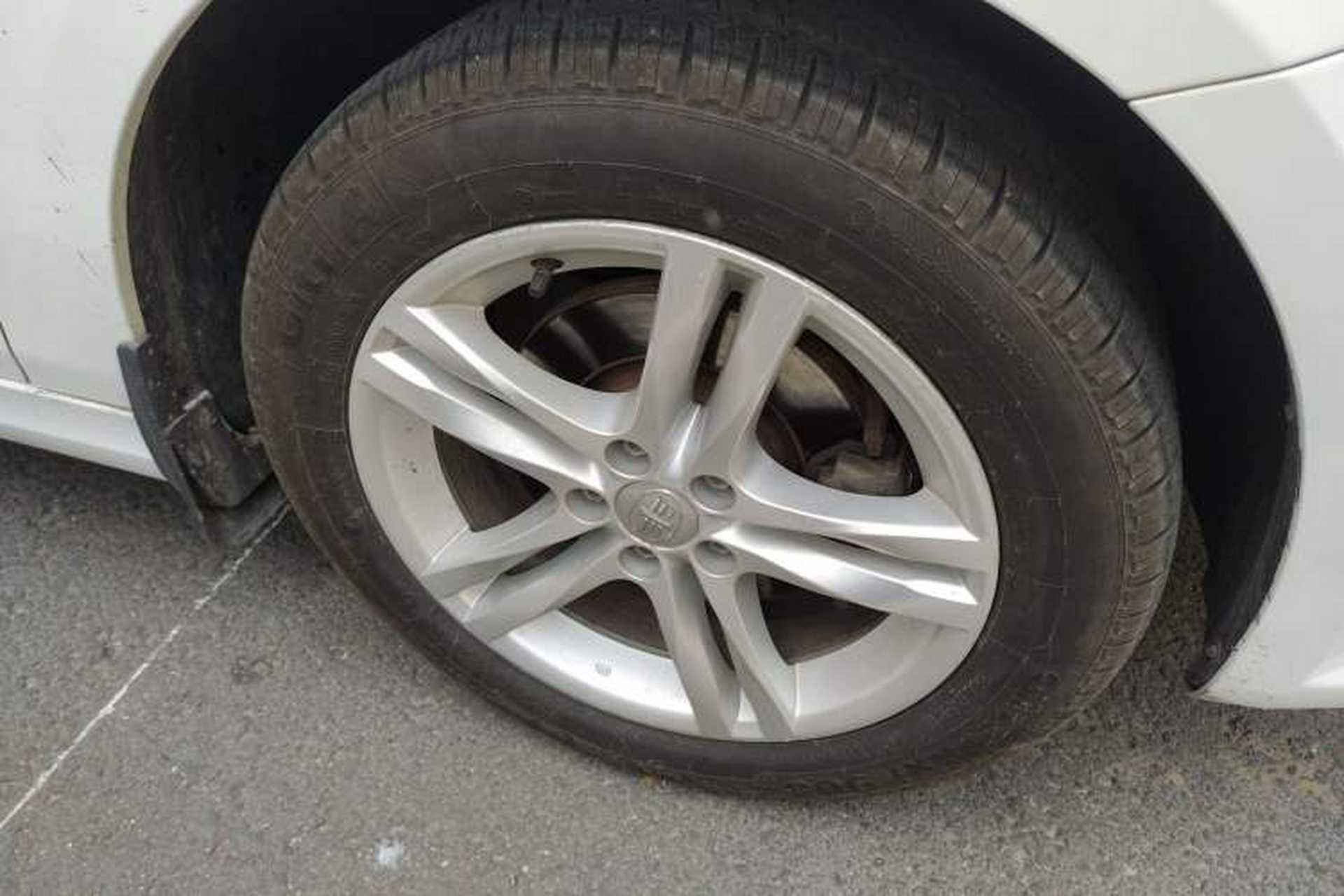 Used Bestune B30 2016 1.6L manual luxury version Right Front Wheel Hub