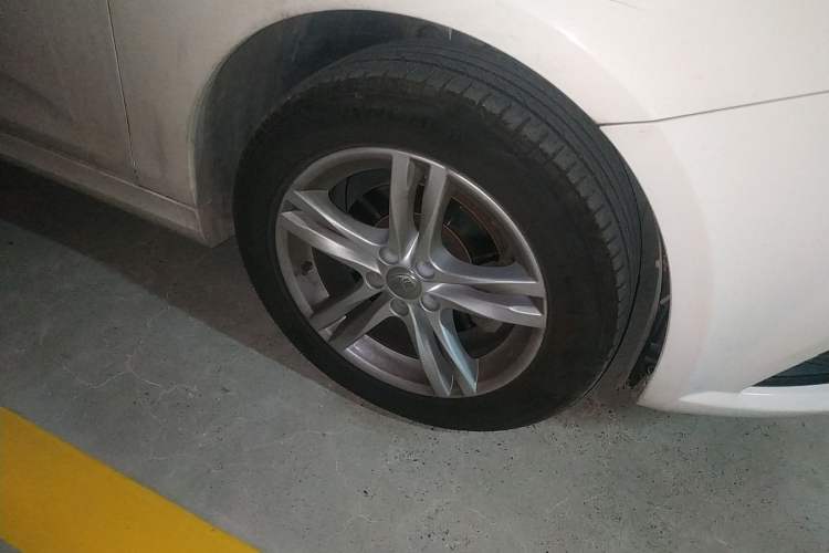 Used Bestune B30 2016 1.6L Automatic Luxury Model Right Front Wheel Hub