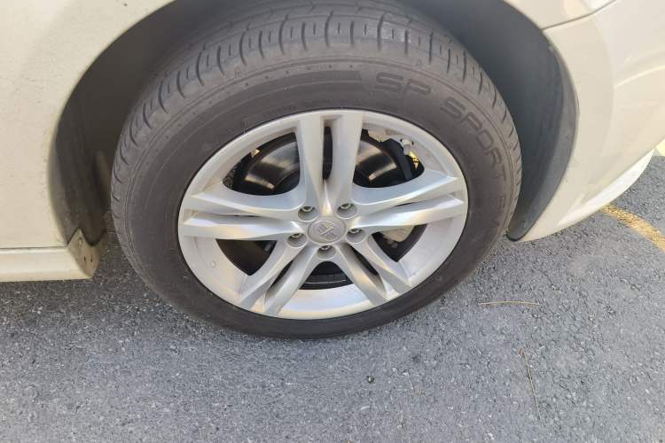 Used Bestune B30 2016 1.6L manual luxury version Right Front Wheel Hub