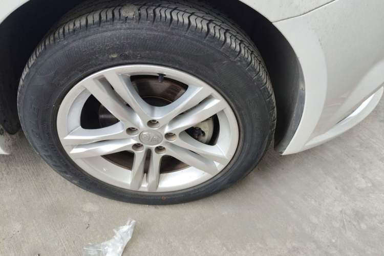 Used Bestune B30 2016 1.6L manual luxury version Right Front Wheel Hub
