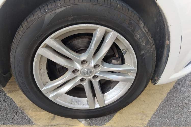 Used Bestune B30 2016 1.6L manual luxury version Right Front Wheel Hub