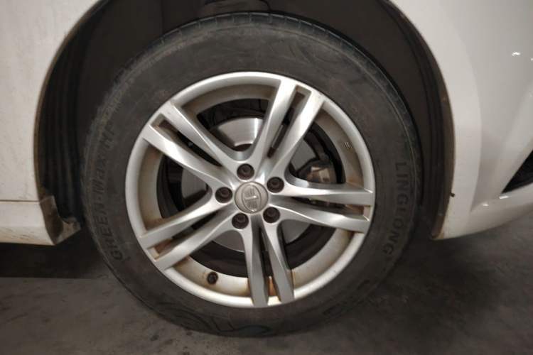 Used Bestune B30 2016 1.6L Automatic Luxury Model Right Front Wheel Hub