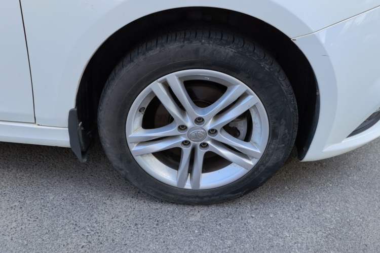 Used Bestune B30 2016 1.6L manual luxury version Right Front Wheel Hub