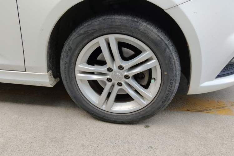Used Bestune B30 2016 1.6L Manual Premium Edition Right Front Wheel Hub