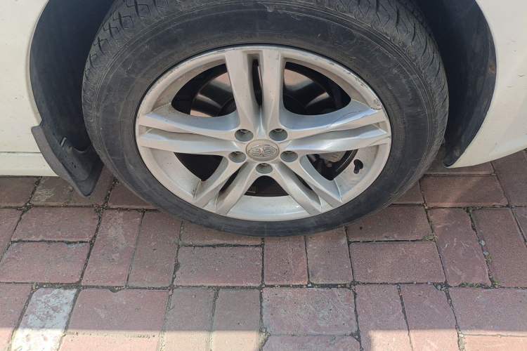 Used Bestune B30 2016 1.6L Automatic Luxury Model Right Front Wheel Hub