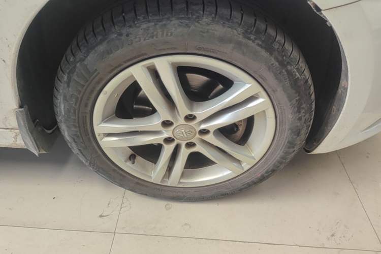 Used Bestune B30 2016 1.6L manual luxury version Right Front Wheel Hub