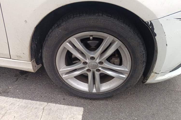 Used Bestune B30 2016 1.6L Automatic Luxury Model Right Front Wheel Hub