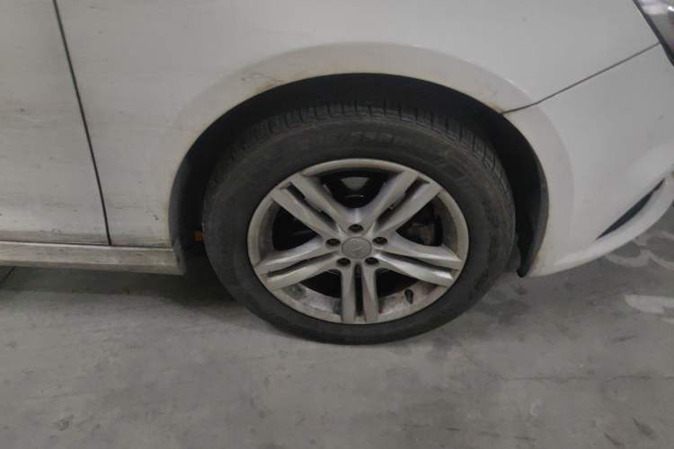 Used Bestune B30 2016 1.6L Automatic Luxury Model Right Front Wheel Hub
