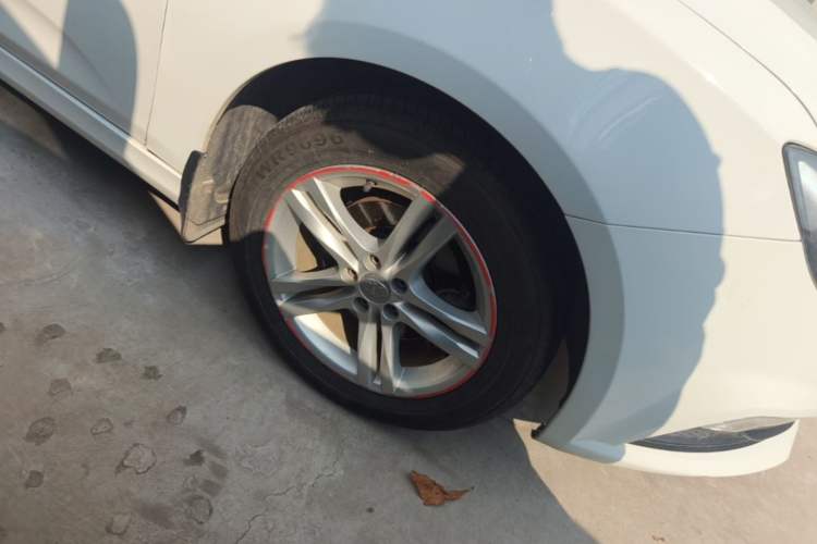 Used Bestune B30 2016 1.6L Automatic Luxury Model Right Front Wheel Hub