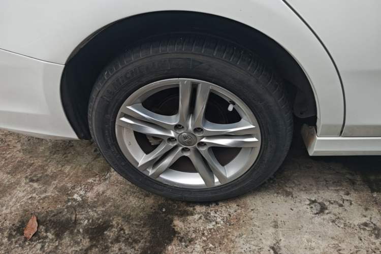 Used Bestune B30 2016 1.6L Automatic Luxury Model Right Rear Wheel Hub