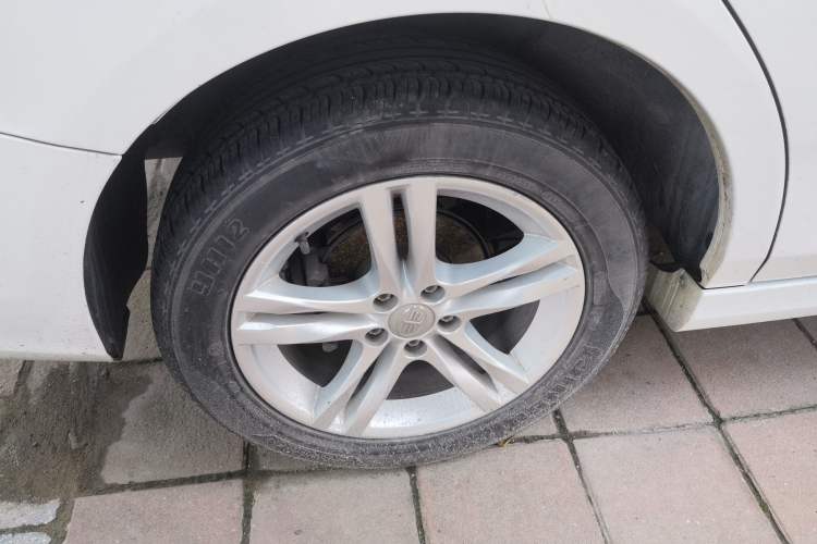 Used Bestune B30 2016 1.6L Automatic Luxury Model Right Rear Wheel Hub