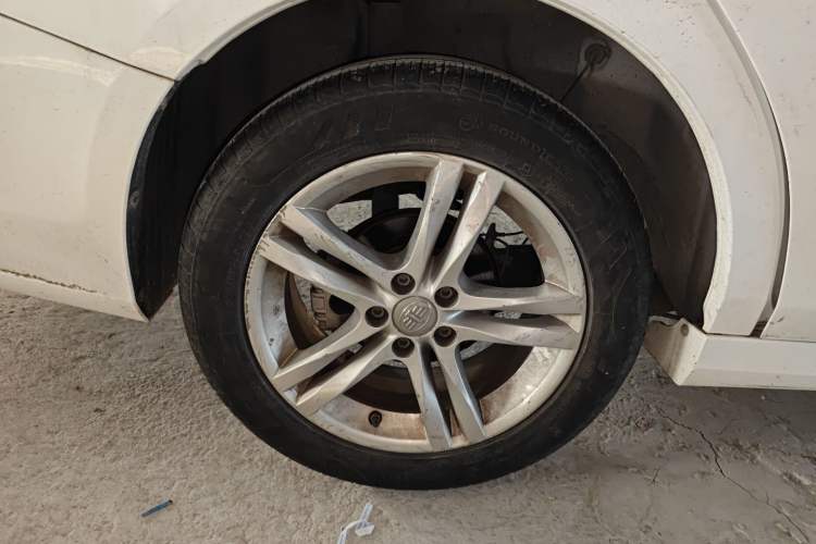 Used Bestune B30 2016 1.6L Automatic 10th Anniversary Edition Right Rear Wheel Hub