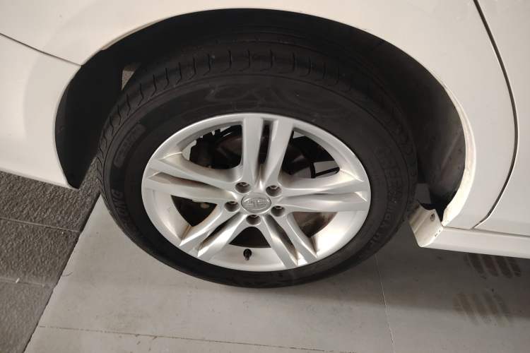 Used Bestune B30 2016 1.6L manual luxury version Right Rear Wheel Hub