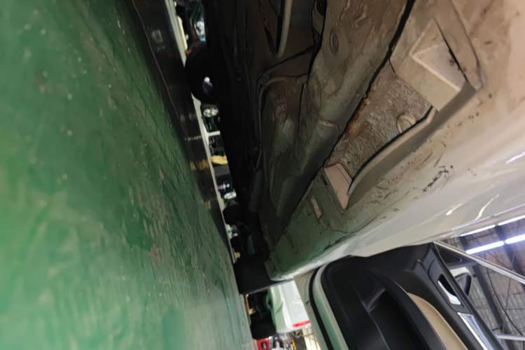 Used Bestune B30 2016 1.6L Automatic Luxury Model Right Side Sill