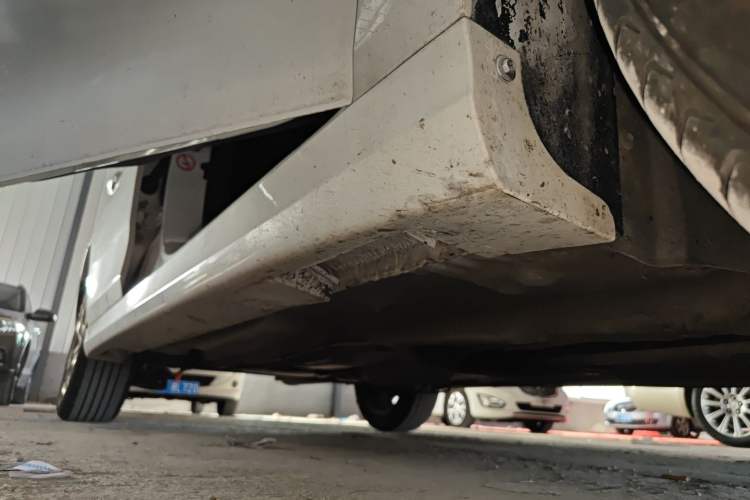 Used Bestune B30 2016 1.6L Automatic 10th Anniversary Edition Right Side Sill