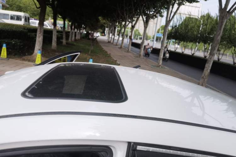 Used Bestune B30 2016 1.6L Automatic Luxury Model Roof