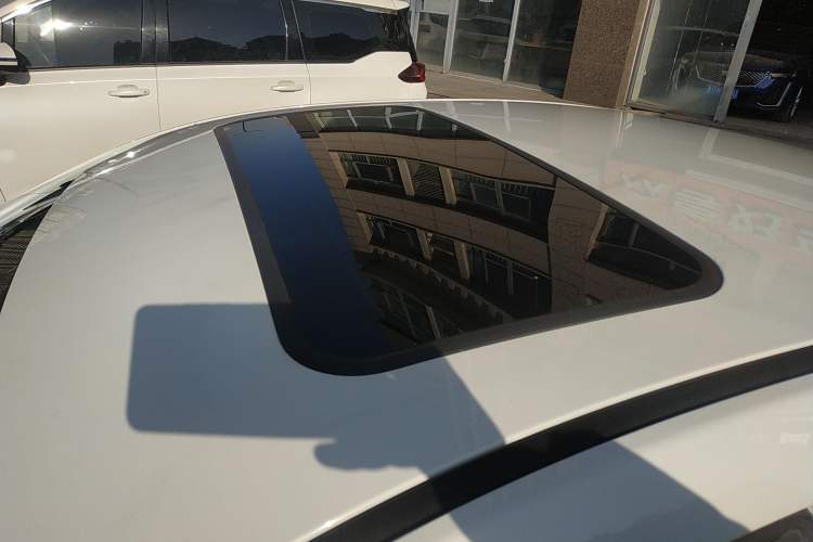 Used Bestune B30 2016 1.6L Automatic Luxury Model Roof