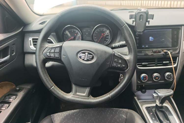 Used Bestune B30 2016 1.6L Automatic Premium Edition Steering Wheel