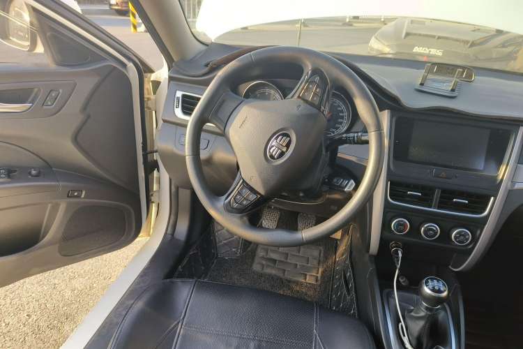Used Bestune B30 2016 1.6L manual luxury version Steering Wheel