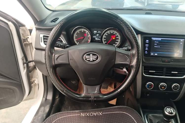 Used Bestune B30 2016 1.6L manual Comfort trim level Steering Wheel