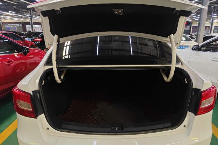 Used Bestune B30 2016 1.6L Automatic Luxury Model Trunk