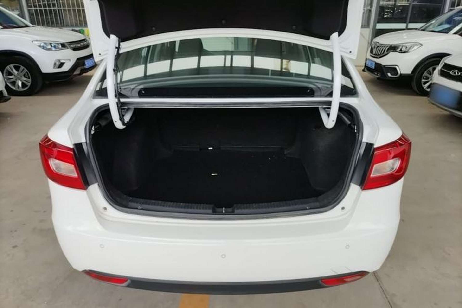 Used Bestune B30 2016 1.6L Automatic Luxury Model Trunk