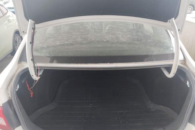 Used Bestune B30 2016 1.6L manual luxury version Trunk