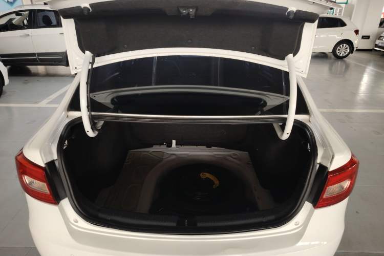 Used Bestune B30 2016 1.6L manual luxury version Trunk
