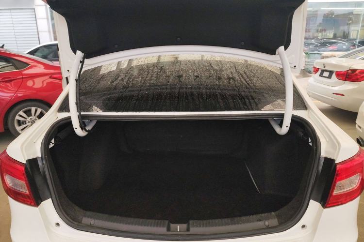 Used Bestune B30 2016 1.6L manual luxury version Trunk