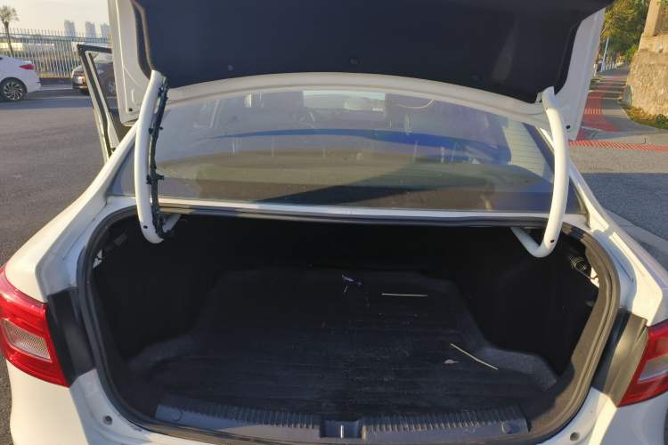 Used Bestune B30 2016 1.6L manual luxury version Trunk