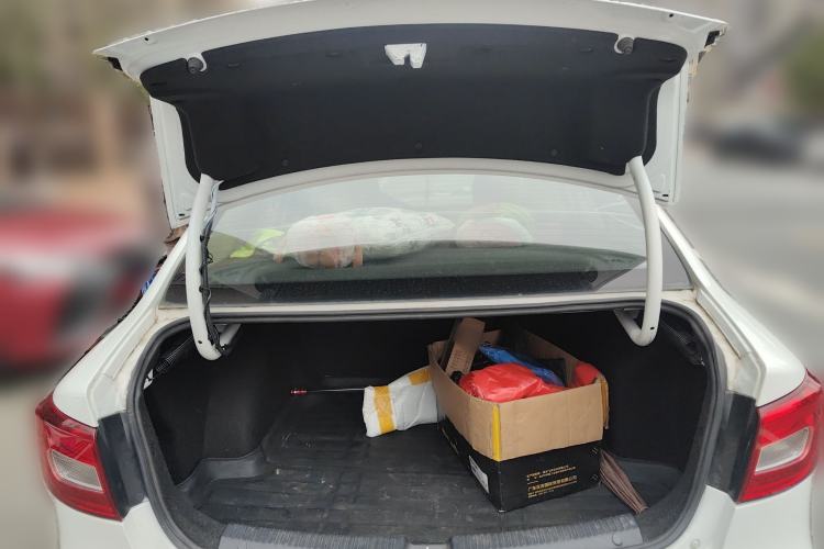 Used Bestune B30 2016 1.6L manual luxury version Trunk