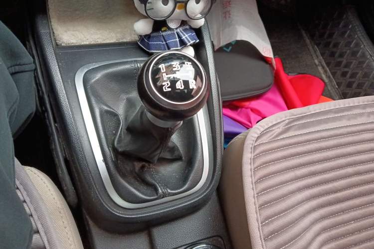 Used Bestune B30 2017 1.6L Manual Luxury Edition Gear Lever
