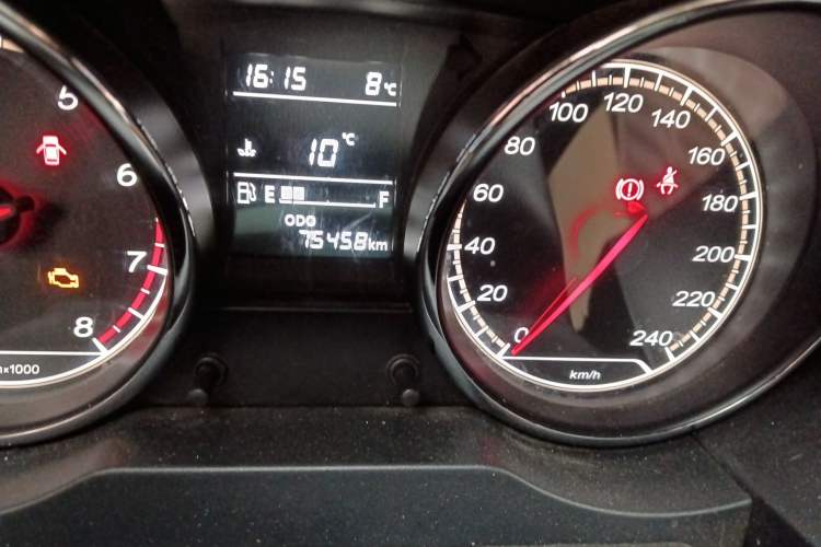 Used Bestune B30 2017 1.6L Manual Luxury Edition Odometer Close Up