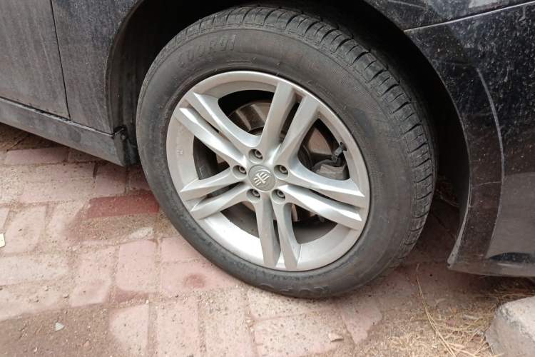 Used Bestune B30 2017 1.6L Manual Luxury Edition Right Front Wheel Hub