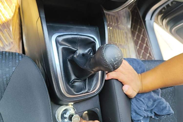 Used Bestune B30 2017 1.6L Manual Luxury Edition Gear Lever
