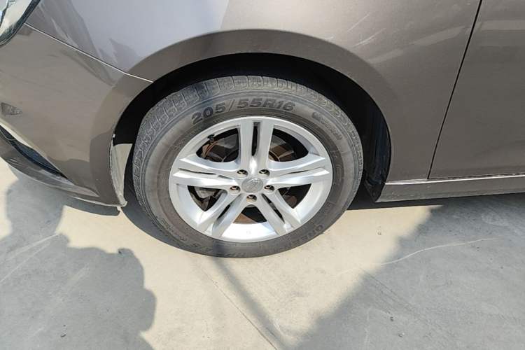 Used Bestune B30 2017 1.6L Manual Luxury Edition Left Front Wheel Hub