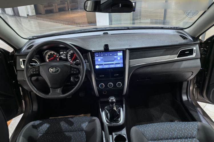 Used Bestune B30 2017 1.6L Manual Luxury Edition Interior 1