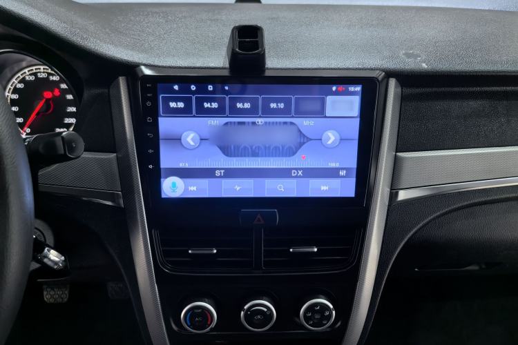 Used Bestune B30 2017 1.6L Manual Luxury Edition Interior 3
