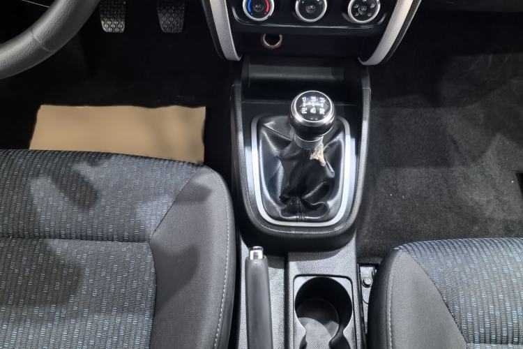 Used Bestune B30 2017 1.6L Manual Luxury Edition Interior 4