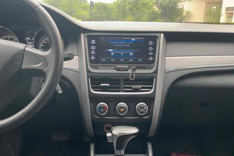 Used Bestune B30 2017 1.6L automatic comfort version Audio And AC Panel