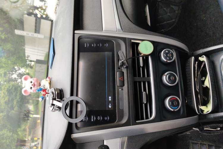 Used Bestune B30 2017 1.6L Manual Luxury Edition Audio And AC Panel