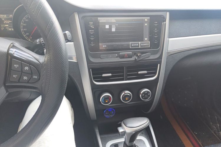 Used Bestune B30 2017 1.6L Automatic Prestige Edition Audio And AC Panel