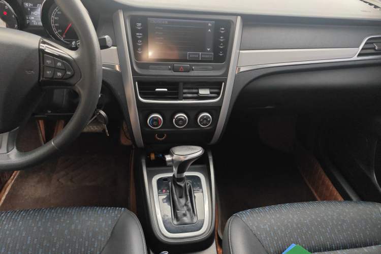 Used Bestune B30 2017 1.6L Automatic Prestige Edition Audio And AC Panel