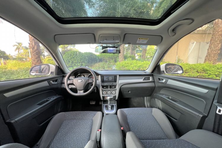 Used Bestune B30 2017 1.6L Automatic Luxury Model Center Console