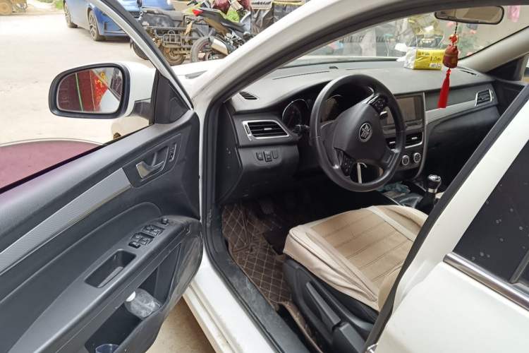 Used Bestune B30 2017 1.6L Manual Luxury Edition Driver Seat