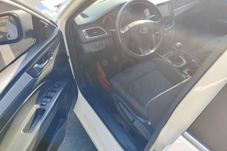 Used Bestune B30 2017 1.6L Manual Luxury Edition Driver Seat