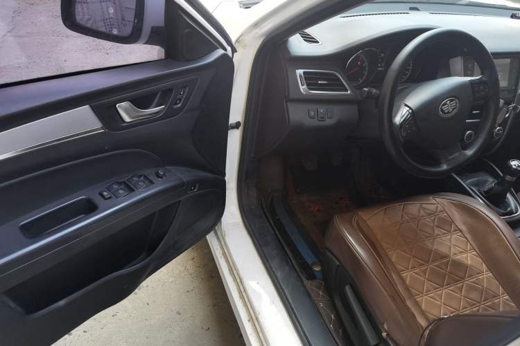Used Bestune B30 2017 1.6L Manual Luxury Edition Driver Seat
